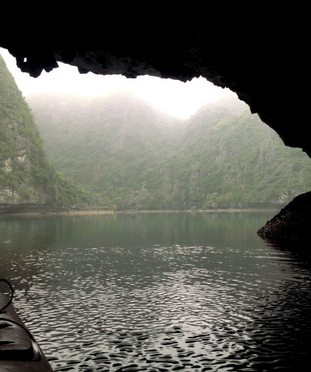 Reisebericht - Durch die Höhle in der Halong Bucht