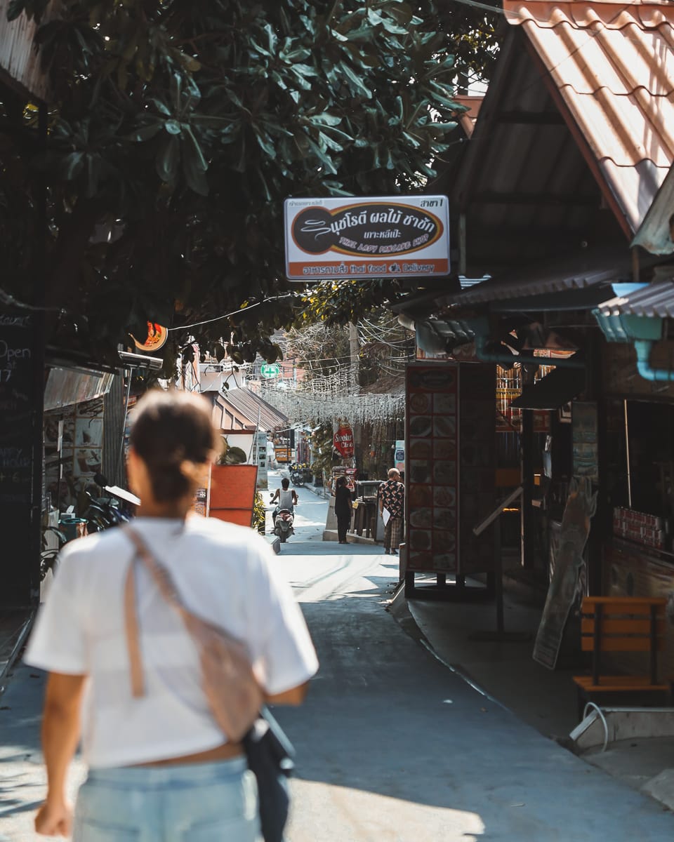 Koh Lipe - Walking Street - Restaurants & Läden