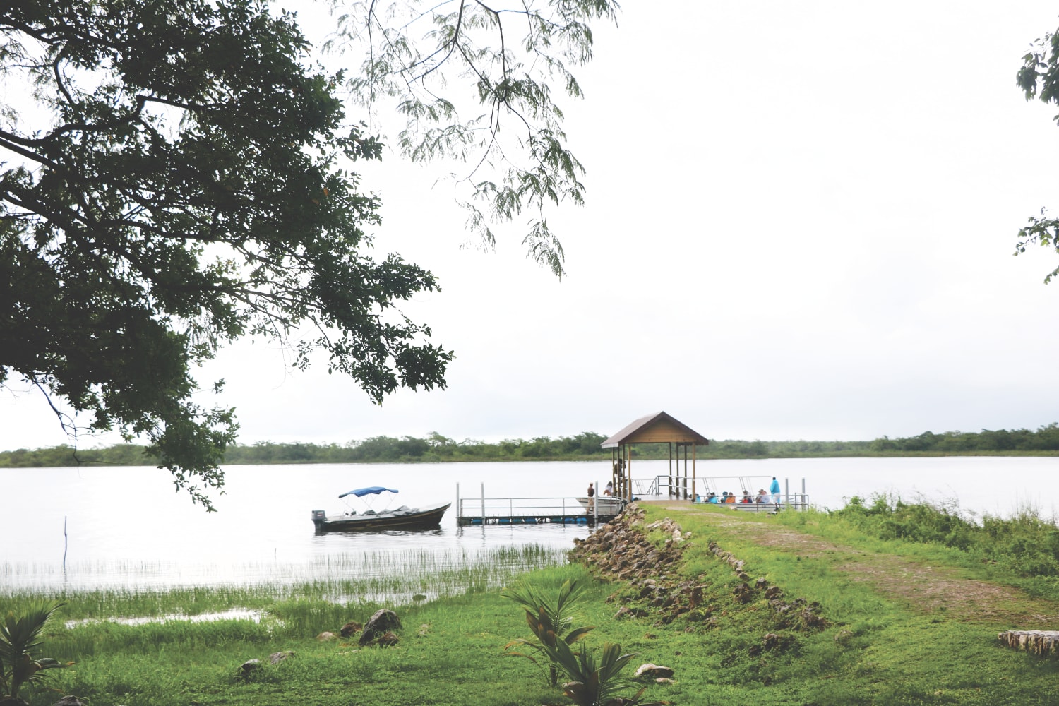 Reisebericht Belize: Steg an der Lamanai Stätte