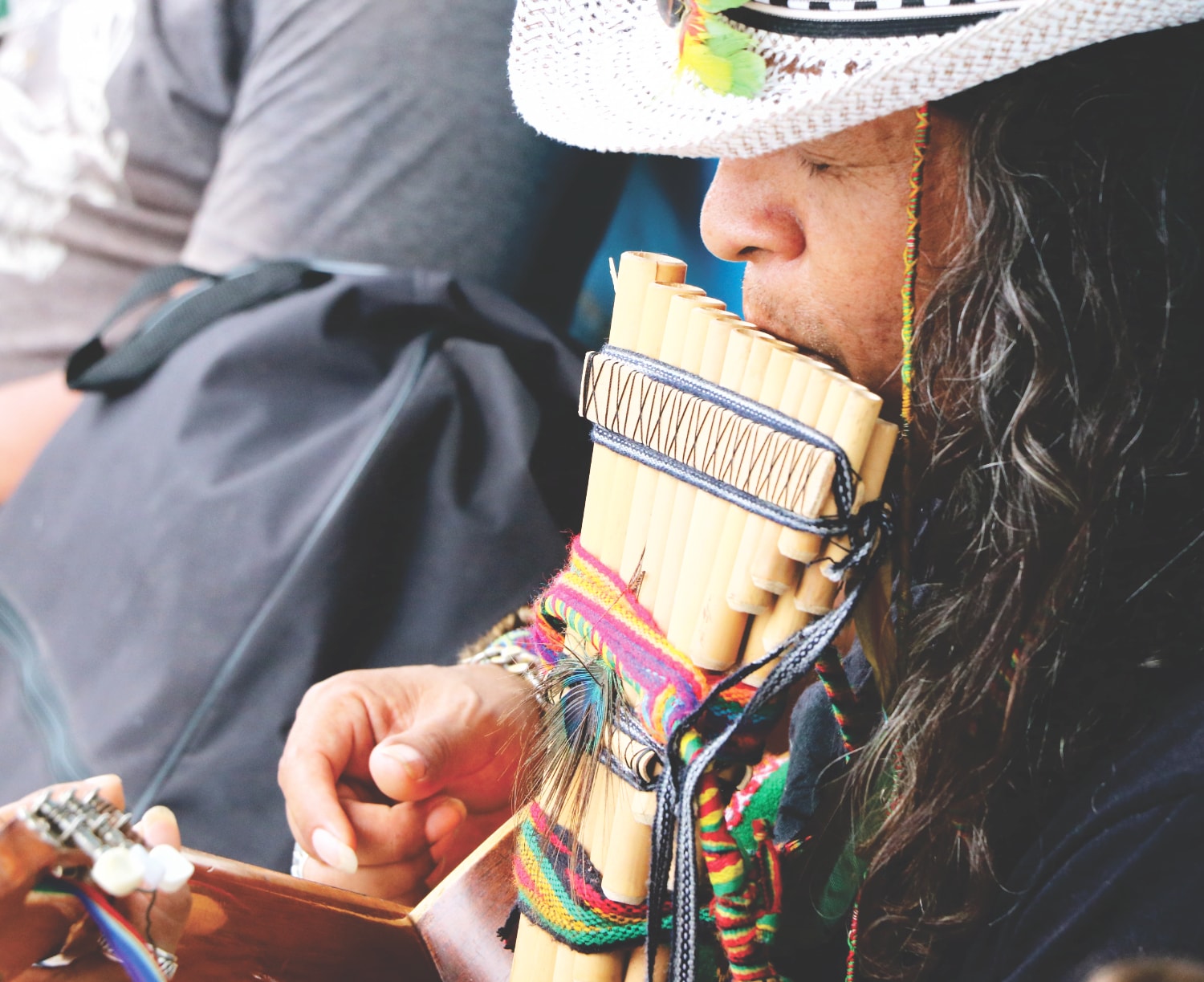 Peruaner mit Instrumenten