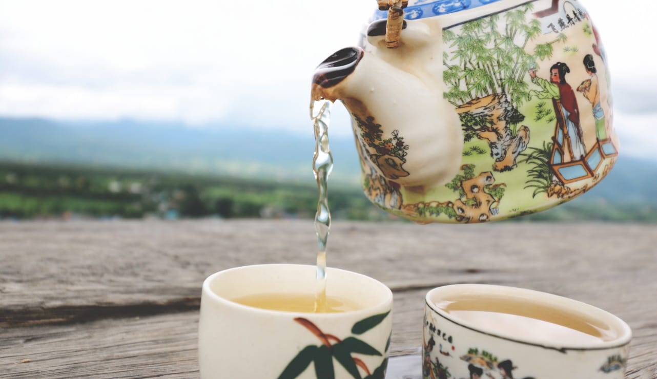 Teezeit auf Berg in Pai